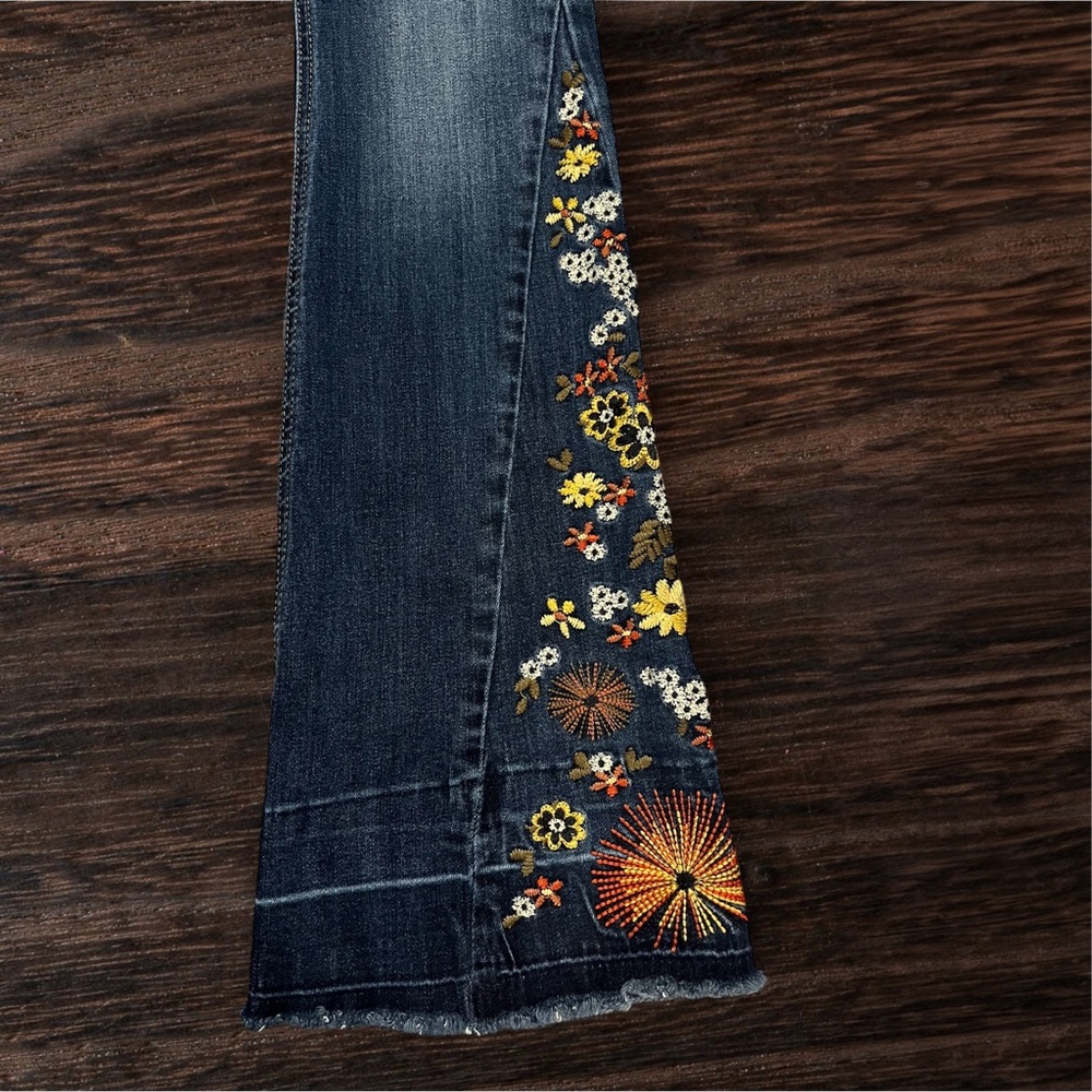 Ashley Mason Jr. Chloe Embroidered Jeans